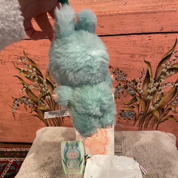 Pop Mart Big Into Energy Labubu - Serenity Confirmed - Picture 8 of 9